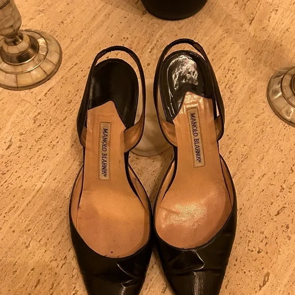 Manolo Blahnik Carolyne Pump - Picture 3 of 7